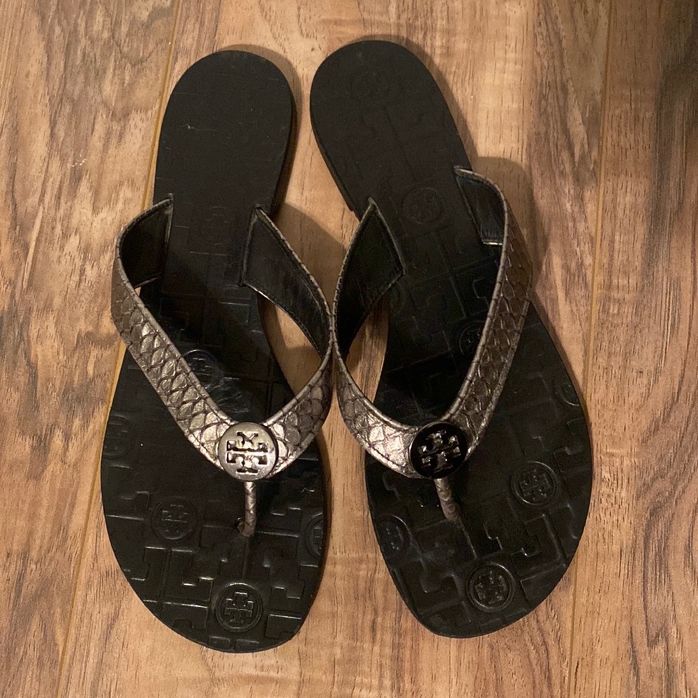 Tory Burch Black with silver thora thong sandals